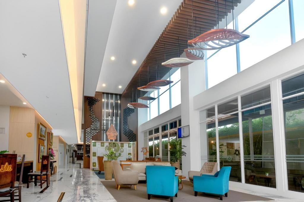 Java Lotus Hotel Jember Ngoại thất bức ảnh