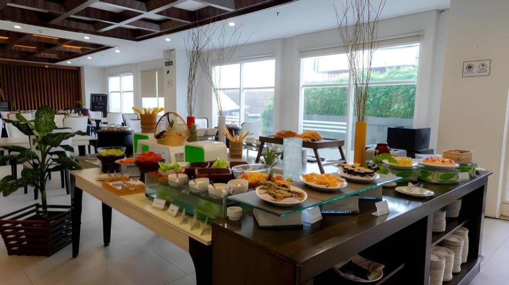 Java Lotus Hotel Jember Ngoại thất bức ảnh