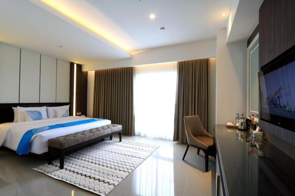 Java Lotus Hotel Jember Ngoại thất bức ảnh