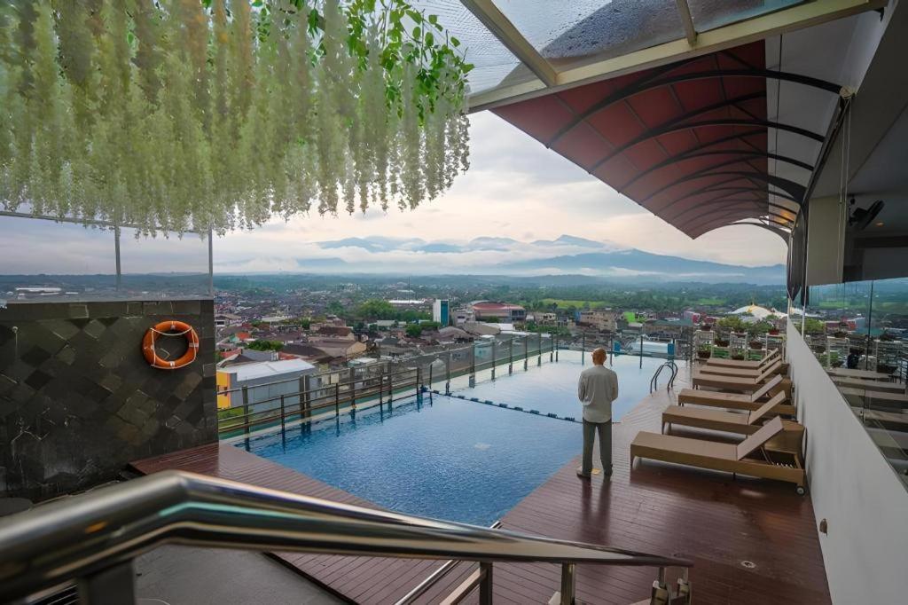 Java Lotus Hotel Jember Ngoại thất bức ảnh