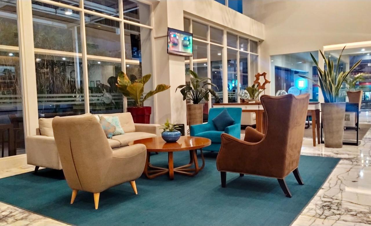 Java Lotus Hotel Jember Ngoại thất bức ảnh